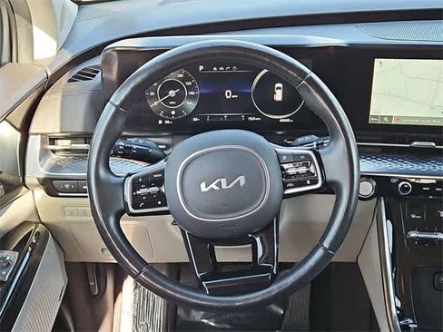 Used 2022 Kia Carnival SX Prestige image 25