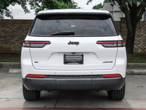 Used 2022 Jeep Grand Cherokee L Limited w/ Black Appearance Package RWD image 18