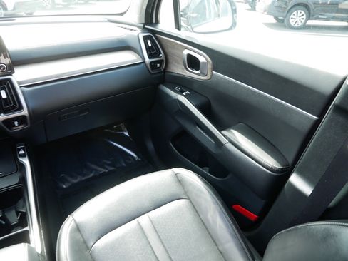 Used 2023 Kia Sorento X-Line EX image 11