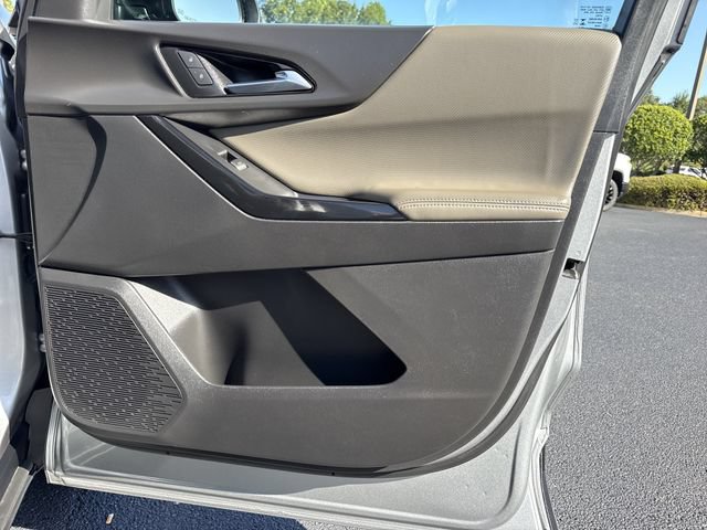 Used 2025 Chevrolet Equinox LT w/ Convenience Package II FWD image 29