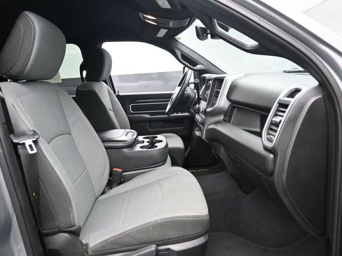 Used 2024 RAM 2500 Big Horn image 32