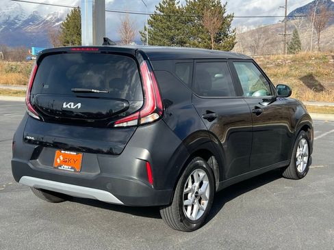 Used 2023 Kia Soul LX w/ Option Group 015 FWD image 9