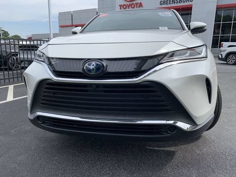 Used 2021 Toyota Venza Limited w/ Advanced Technology Package AWD/4WD image 3