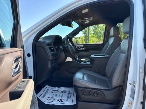 Used 2024 Chevrolet Suburban LT AWD/4WD image 25