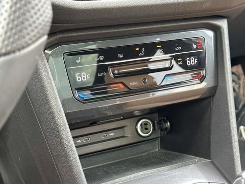 Used 2024 Volkswagen Tiguan SE R-Line image 31