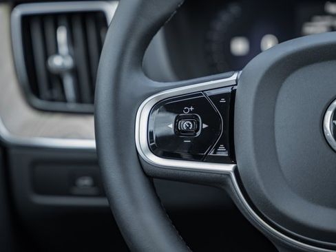 New 2026 Volvo XC60 B5 Plus w/ Protection Package Premier image 25