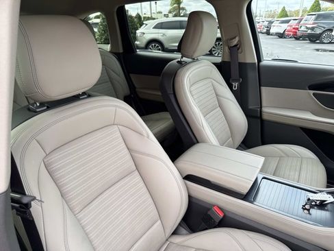 Certified 2024 Lincoln Nautilus Reserve image 21