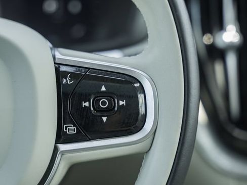 Certified 2024 Volvo XC60 B5 Plus w/ Climate Package AWD/4WD image 28