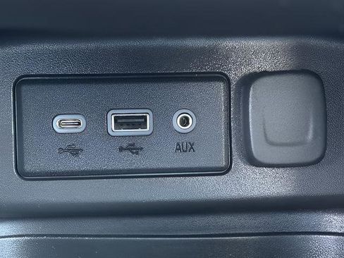 Used 2023 Chevrolet Equinox RS AWD/4WD image 14