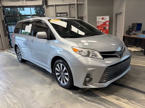 Used 2020 Toyota Sienna XLE Premium AWD/4WD image 1