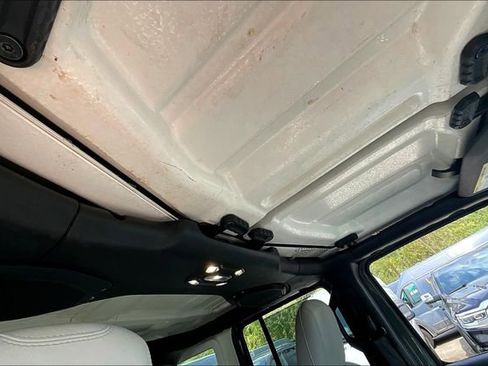 Used 2022 Jeep Wrangler Unlimited Sahara image 22