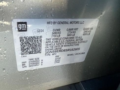 Used 2025 Chevrolet Suburban RST image 36