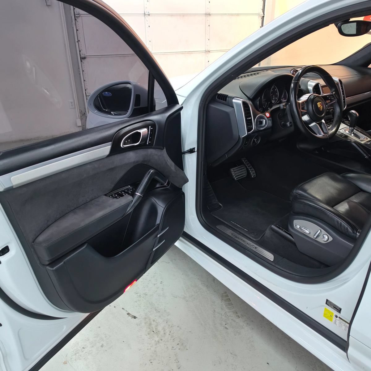 Used 2016 Porsche Cayenne GTS w/ Premium Package Plus AWD/4WD image 16