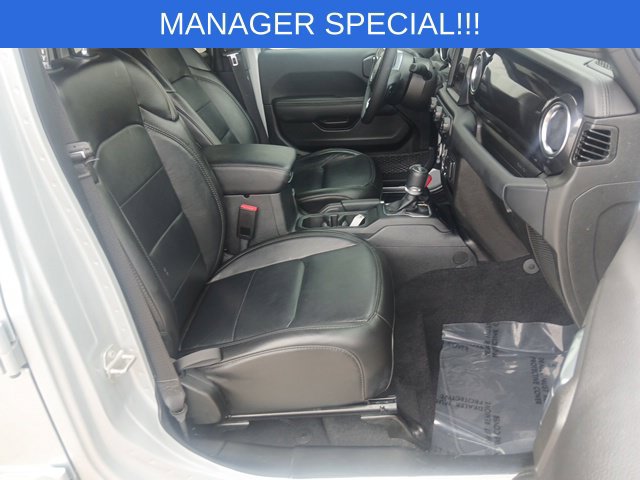 Used 2023 Jeep Wrangler Unlimited Sahara AWD/4WD image 23
