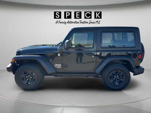 Used 2019 Jeep Wrangler Sport AWD/4WD image 2
