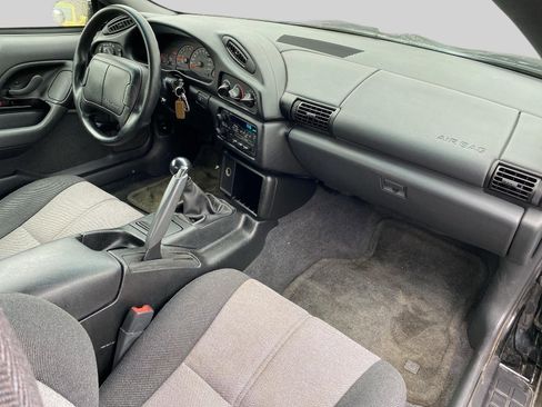 Used 1995 Chevrolet Camaro LT RWD image 12