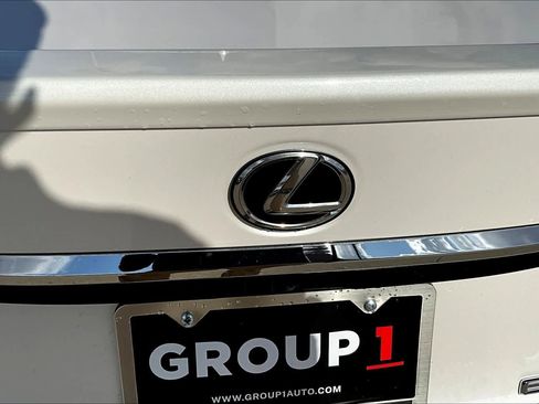 Certified 2025 Lexus ES 300h w/ Premium Package image 30