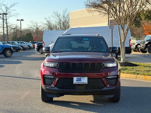 New 2025 Jeep Grand Cherokee Limited image 4