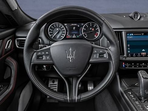 Used 2022 Maserati Levante Trofeo AWD/4WD image 16