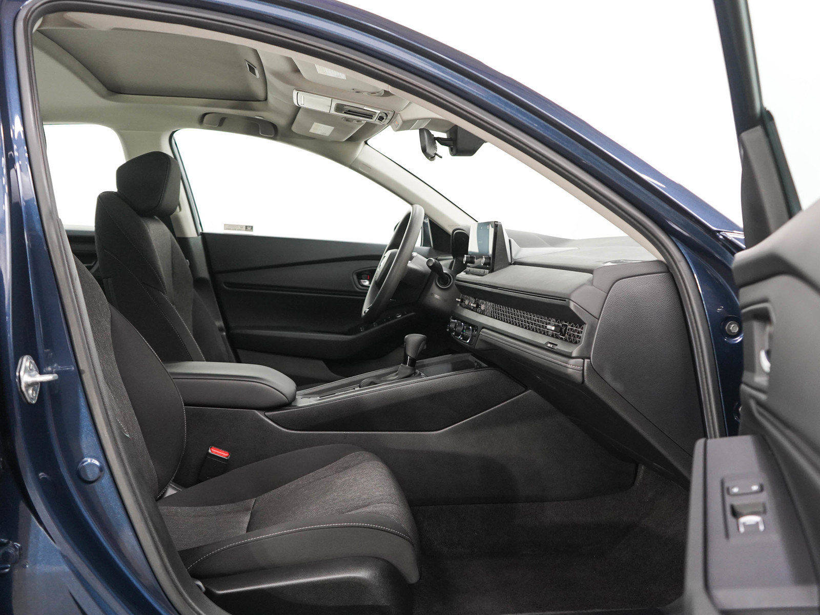 Used 2024 Honda Accord EX image 11