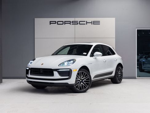 Certified 2026 Porsche Macan AWD/4WD image 1