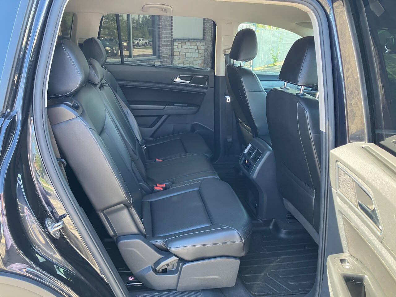 Used 2019 Volkswagen Atlas SE w/ Towing Package AWD/4WD image 17