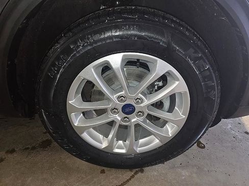 Used 2022 Ford Escape SE image 36