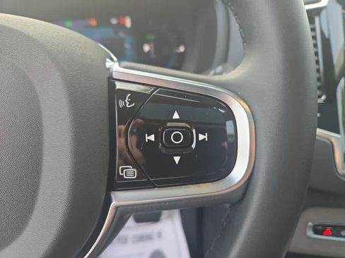 Used 2025 Volvo XC90 T8 Ultra w/ Protection Package Premier image 17