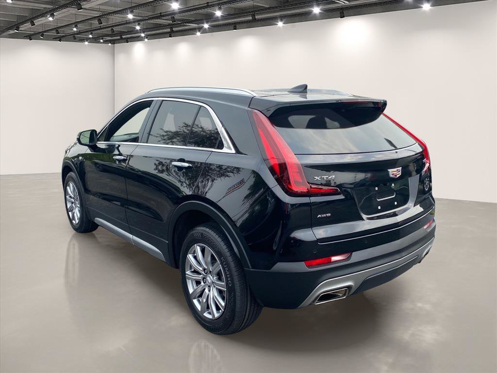 Used 2023 Cadillac XT4 Premium Luxury w/ Cold Weather Package AWD/4WD image 5