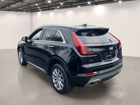 Used 2023 Cadillac XT4 Premium Luxury w/ Cold Weather Package AWD/4WD image 5