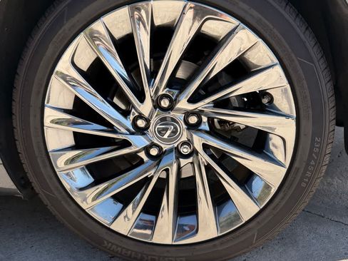 Used 2025 Lexus ES 300h w/ Accessory Package (Z1) FWD image 21