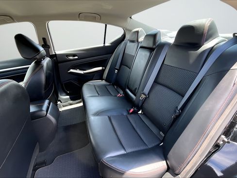 Certified 2025 Nissan Altima 2.5 SR FWD image 19