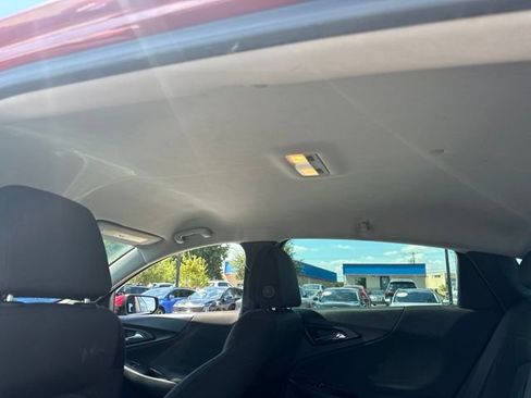 Used 2017 Chevrolet Malibu LT FWD image 12