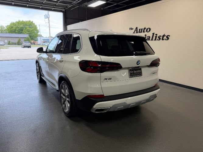 Used 2026 BMW X5 xDrive40i AWD/4WD image 3