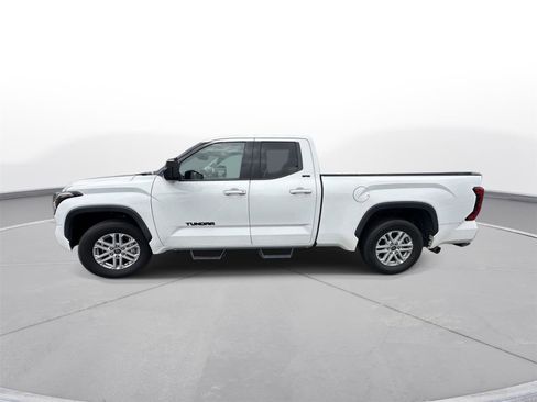 Used 2022 Toyota Tundra SR5 w/ SR5 Premium Package RWD image 9