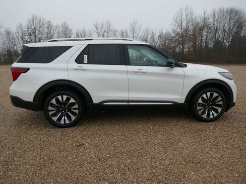 New 2026 Ford Explorer Platinum w/ LUX Leather Package AWD/4WD image 3