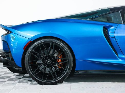 Used 2022 McLaren GT RWD image 3