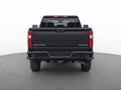 Used 2022 Chevrolet Silverado 2500 Custom w/ Custom Convenience Package AWD/4WD image 6
