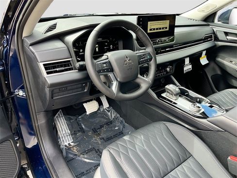 New 2025 Mitsubishi Outlander SEL image 9
