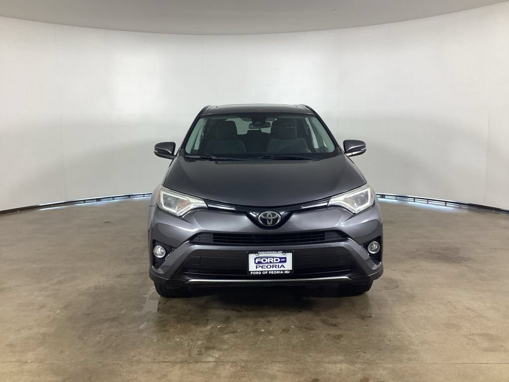 Used 2018 Toyota RAV4 XLE FWD image 2