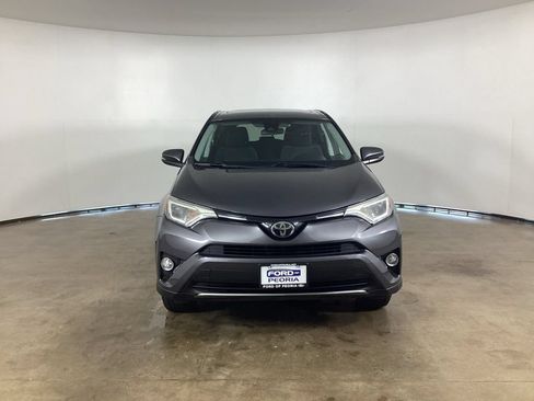 Used 2018 Toyota RAV4 XLE FWD image 2