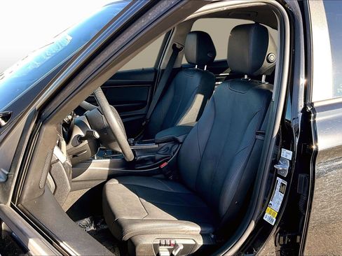 Used 2018 BMW 320i Sedan image 23