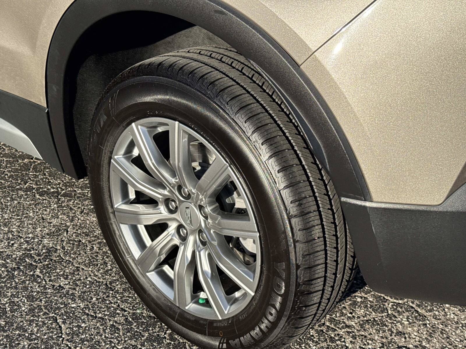 Used 2023 Cadillac XT4 Premium Luxury FWD image 12
