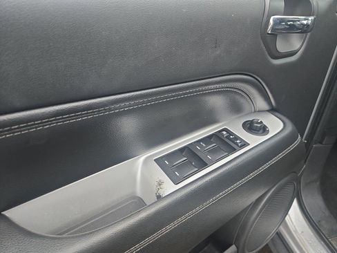 Used 2017 Jeep Compass High Altitude image 11