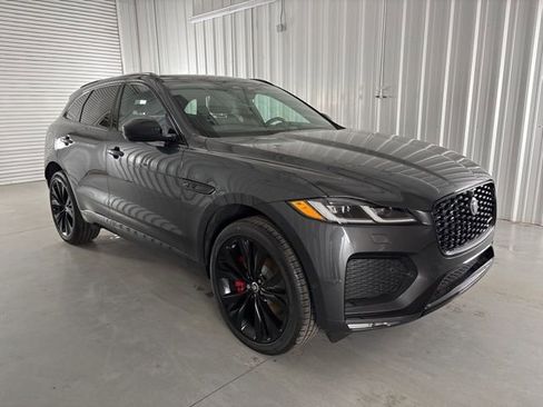 Used 2025 Jaguar F-PACE R-Dynamic S image 4