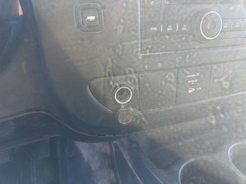 Used 2011 Chevrolet Express 3500 image 10