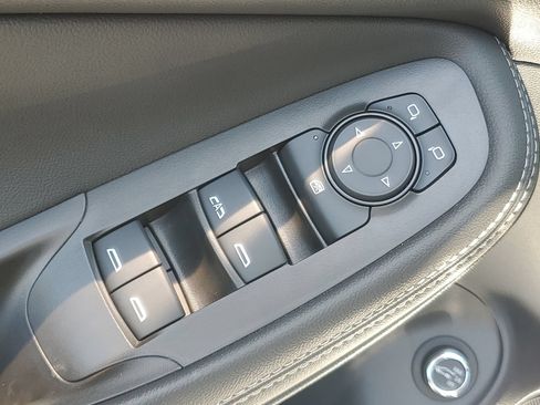Used 2023 Buick Encore GX Select w/ Sport Touring Package FWD image 20