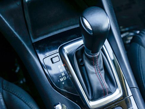 Used 2015 MAZDA MAZDA3 i Touring FWD image 18