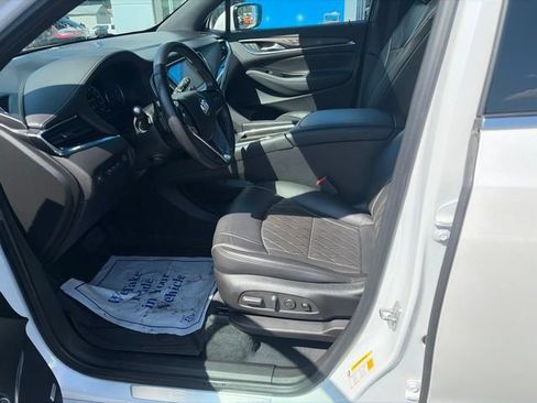 Used 2022 Buick Enclave Avenir w/ Avenir Technology Package AWD/4WD image 14