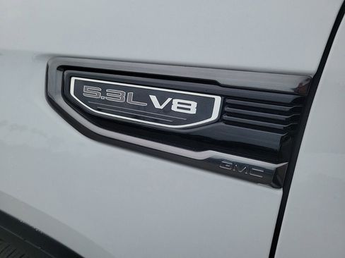 Used 2021 GMC Sierra 1500 AT4 w/ Driver Alert Package II AWD/4WD image 10